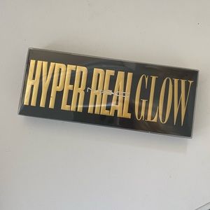 MAC HYPER REAL GLOW PALLETE
